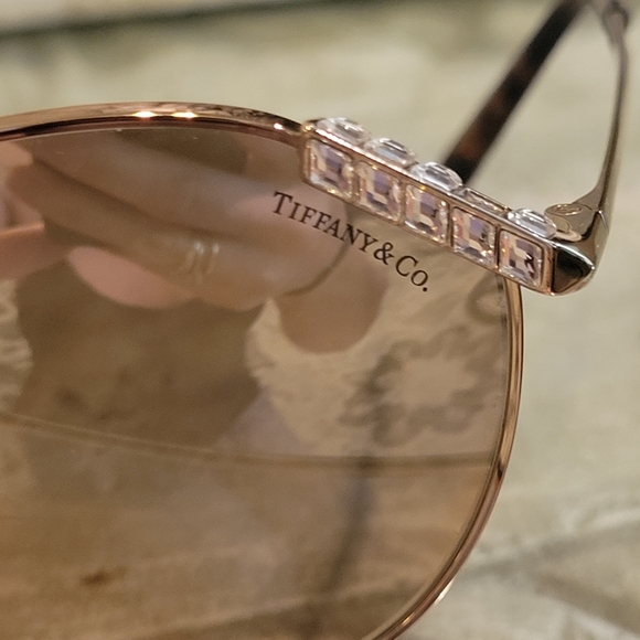 Tiffany & Company Pillow Crystal Sunglasses TF3073 NWOT. NAM#482 - Picture 11 of 17